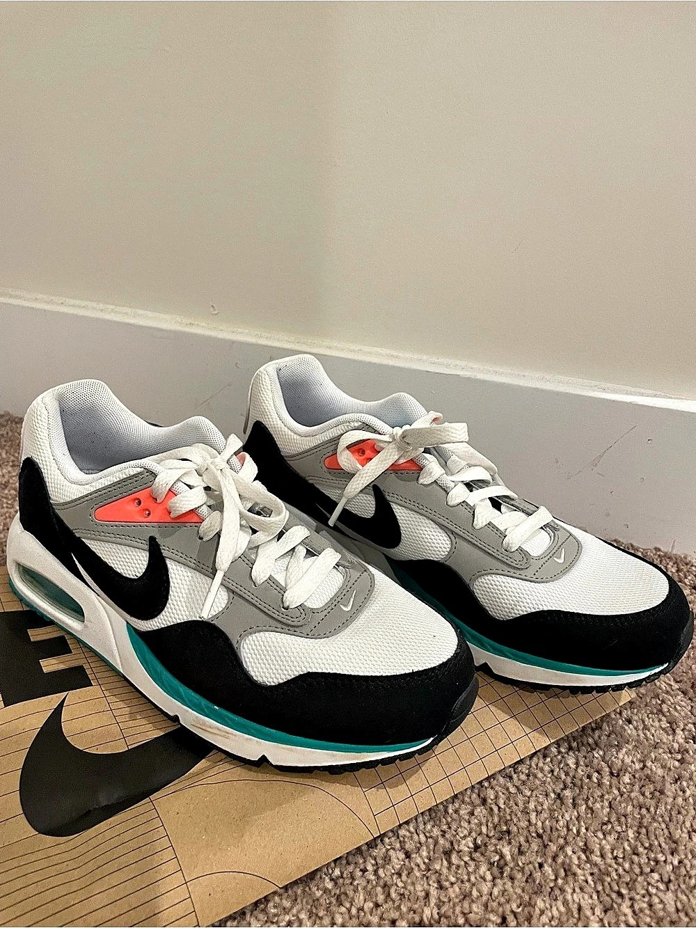 Nike Air Max 90 'Black Turf Orange' Sneakers White & Black